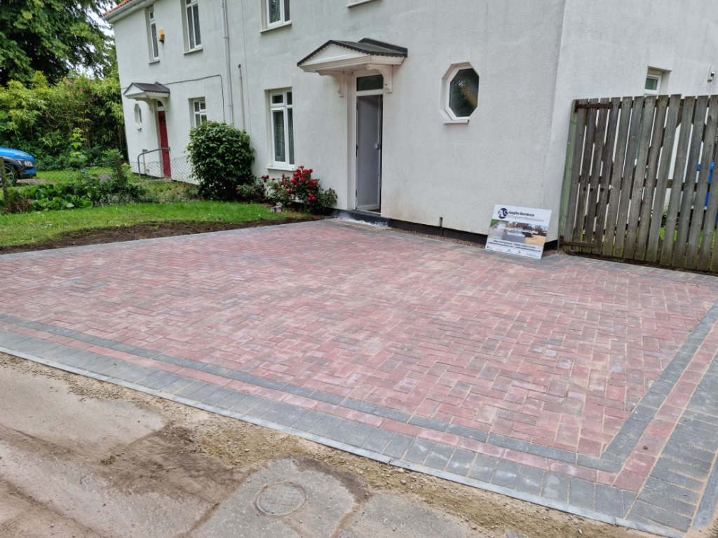 This is a newly installed block paved drive installed by Eye Driveways